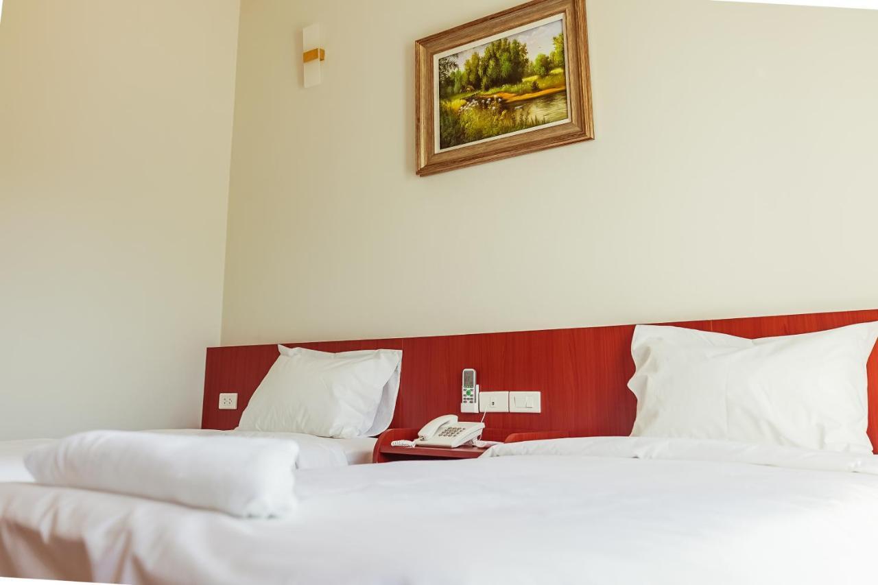 Douangpraseuth Hotel В'єнтьян Екстер'єр фото