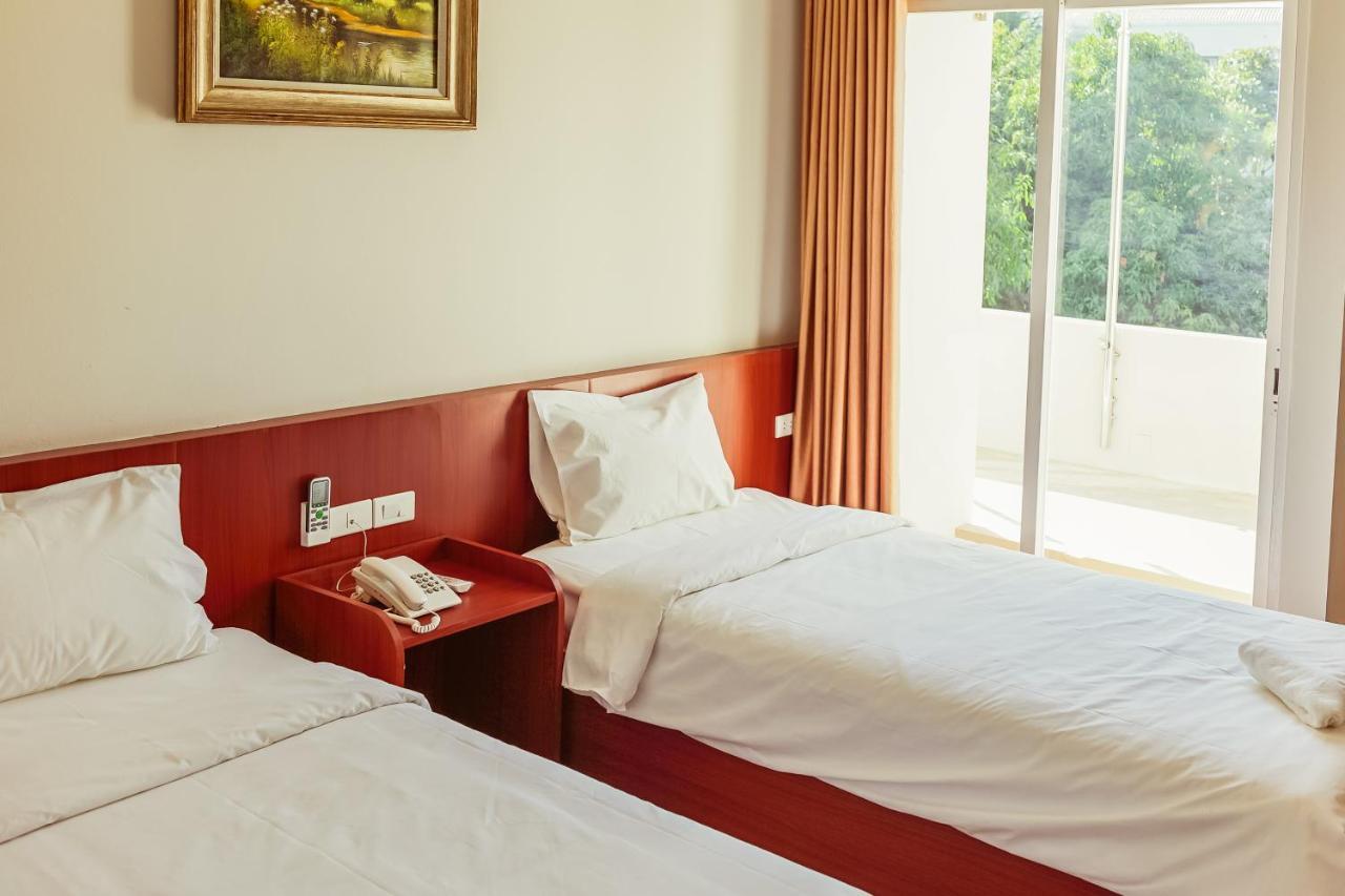 Douangpraseuth Hotel В'єнтьян Екстер'єр фото