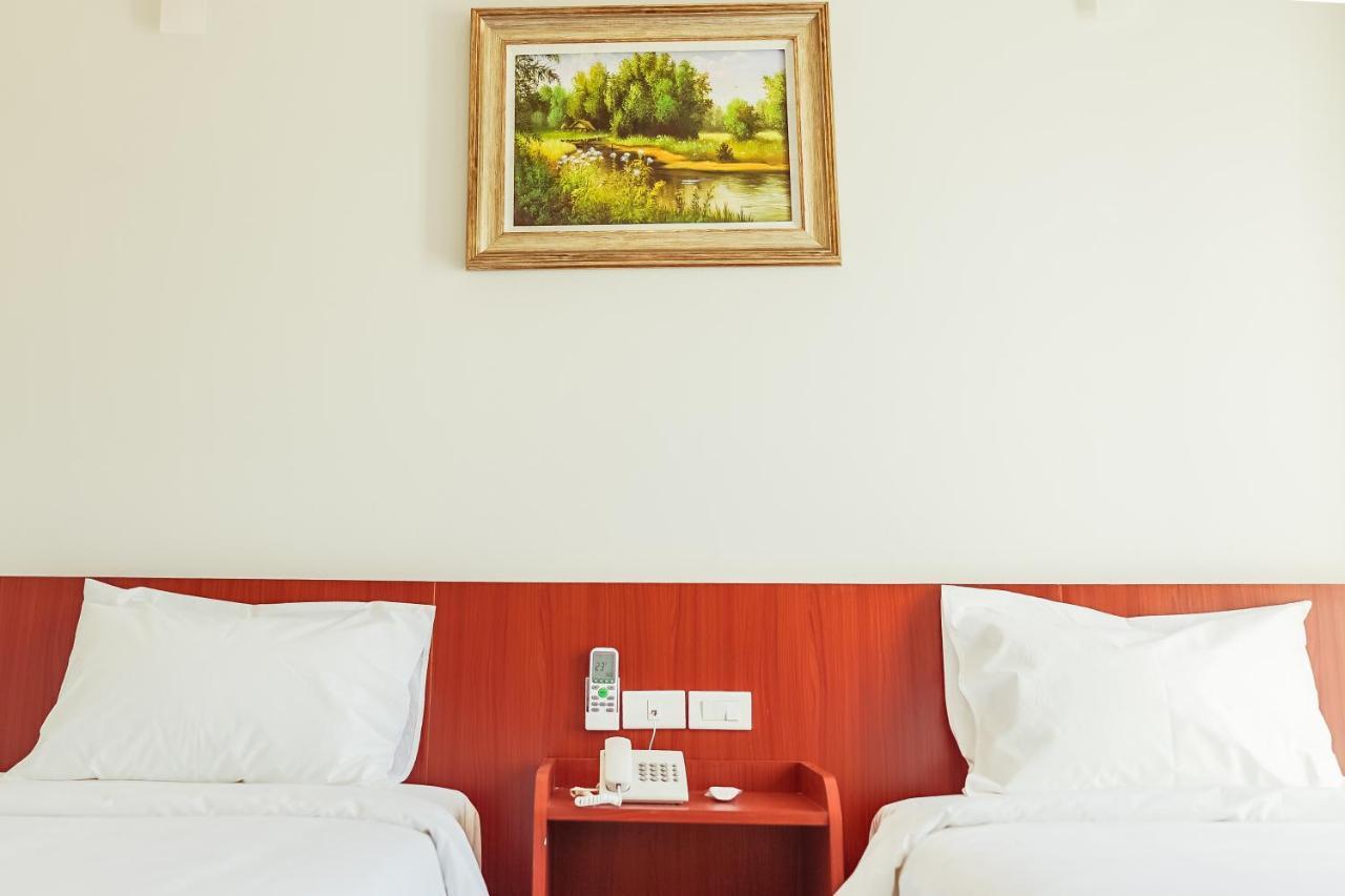 Douangpraseuth Hotel В'єнтьян Екстер'єр фото